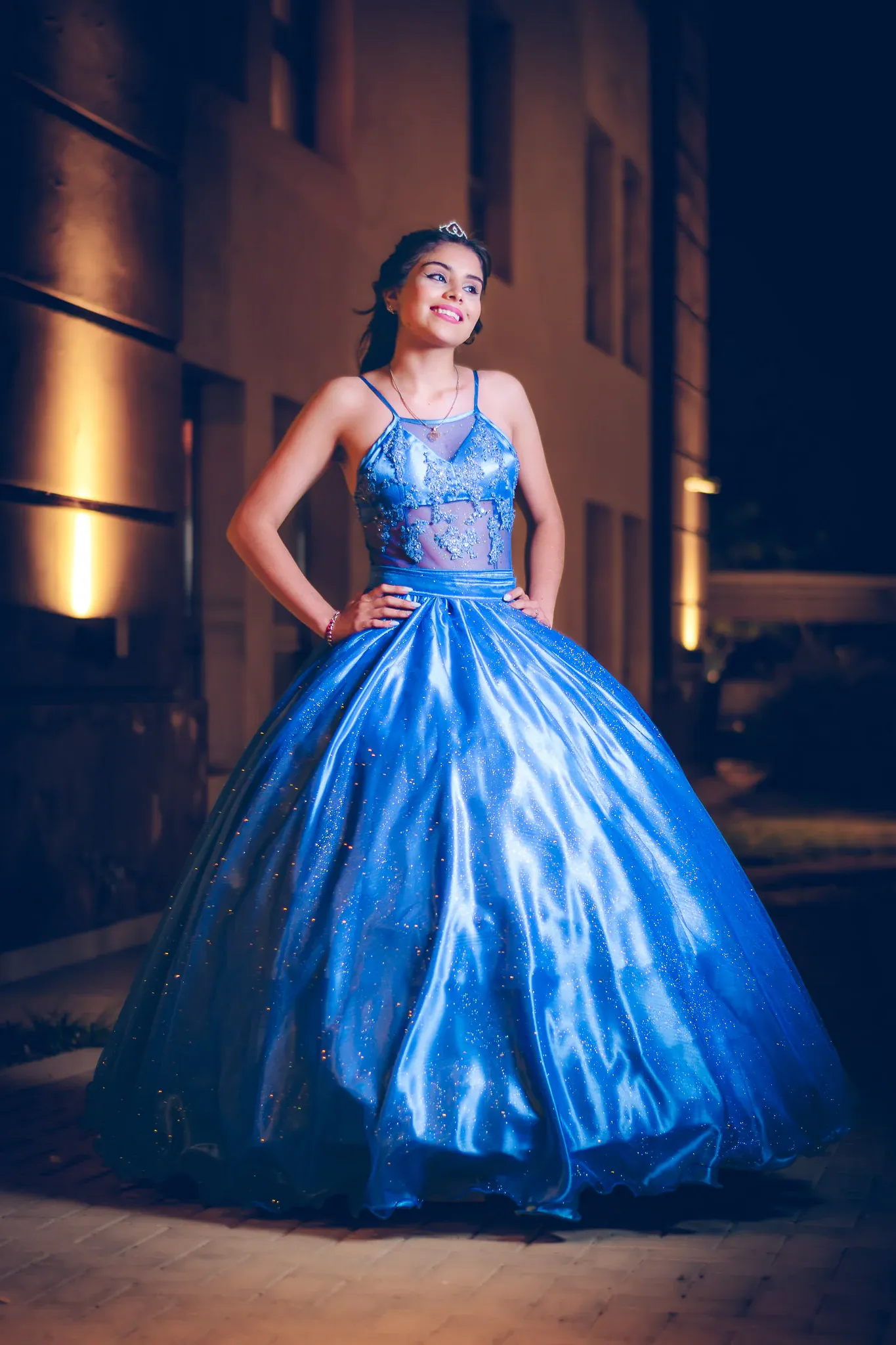 Fiesta de quince años con vestido, fotografía documental en Córdoba