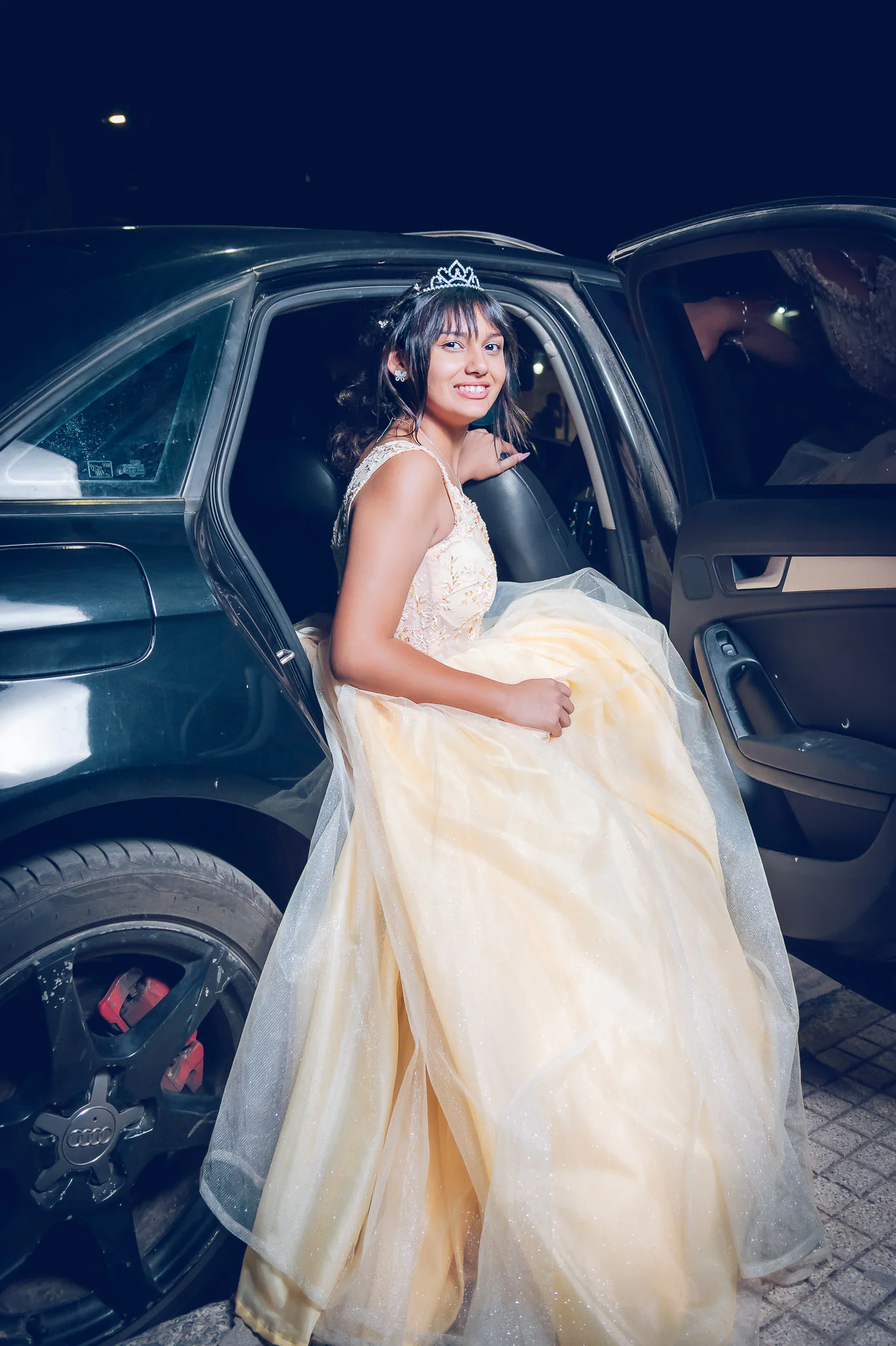 Llegada de la quinceañera a la fiesta de 15 años